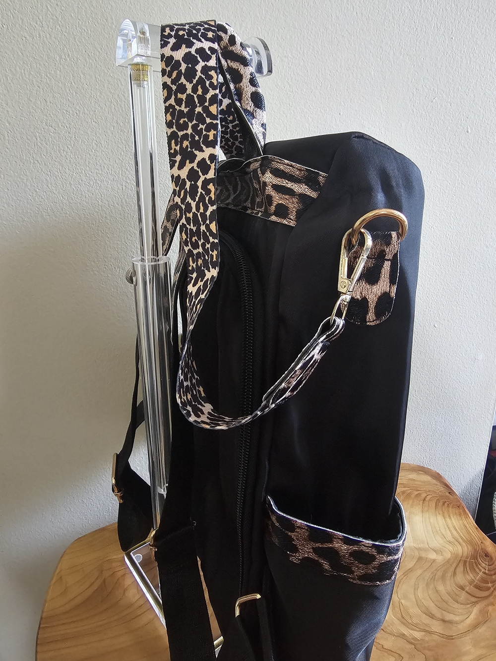 Leopard Accent Black Women's Backpack Bag NWOT - Picture 4 of 8
